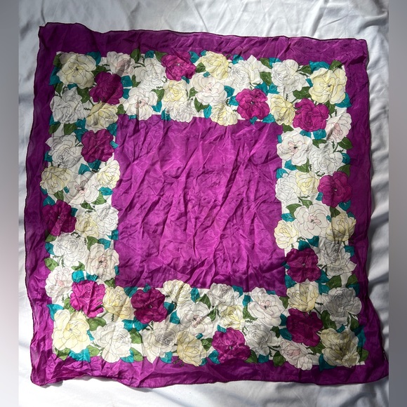 Stunning Oscar de La Renta Vintage Silk Scarf - Picture 10 of 10